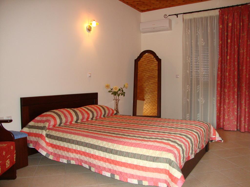Vlakhokeraséa Bistola Guesthouse מראה חיצוני תמונה